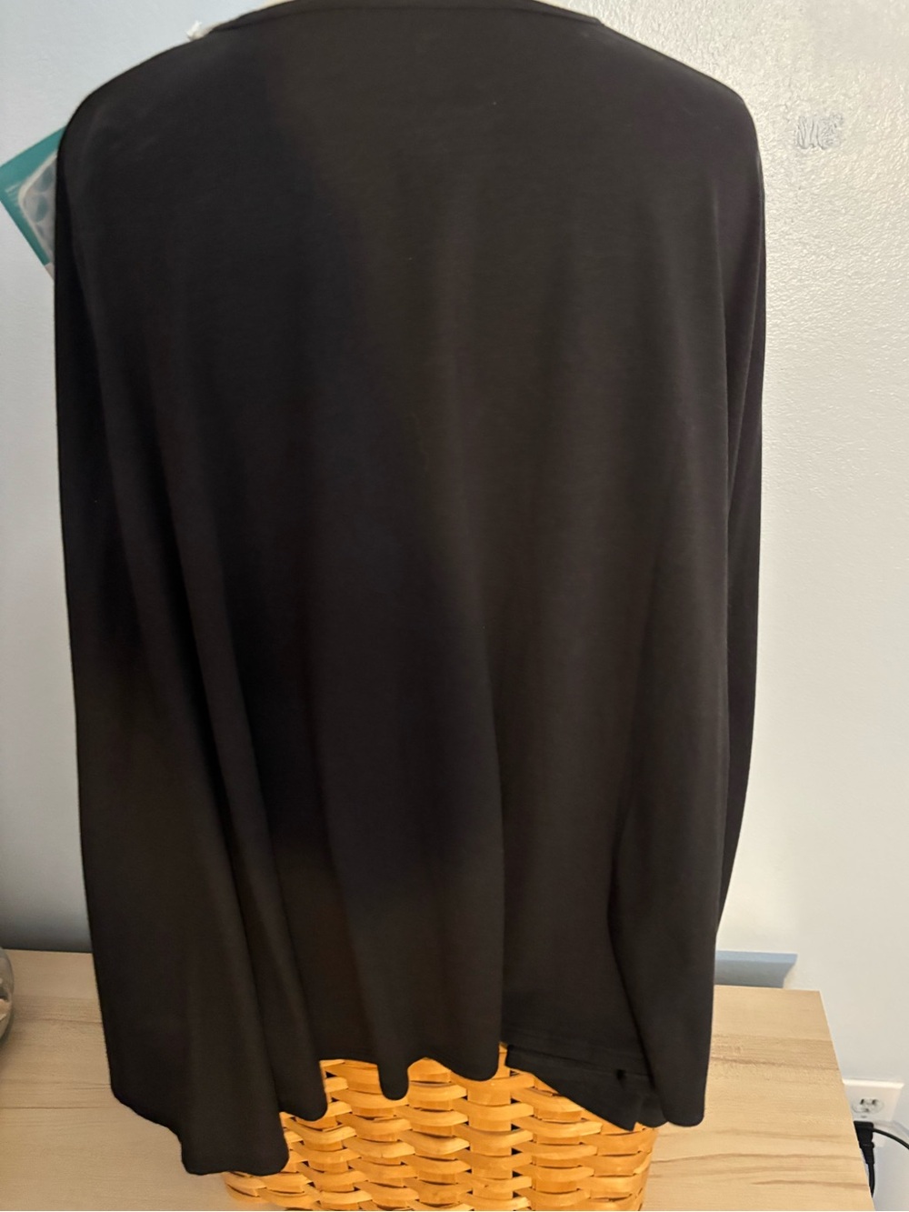 Solstice Black Draped Cropped Shrug Sun protection, UPF 50 + - Picture 5 of 9